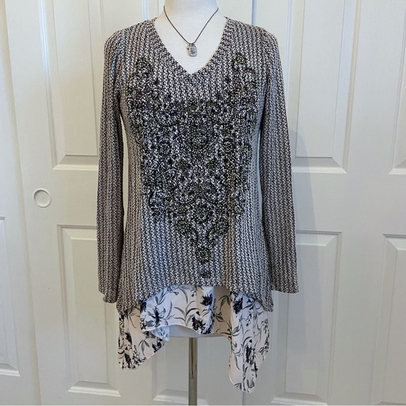Layered Knit Sweater/TUNIC with Crystal Embellished Chest by VOCAL - Picture 4 of 9